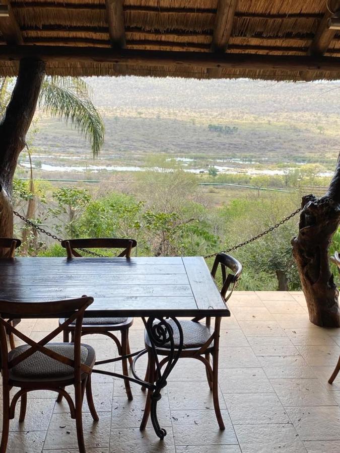 Croc River Lodge Komatipoort Buitenkant foto