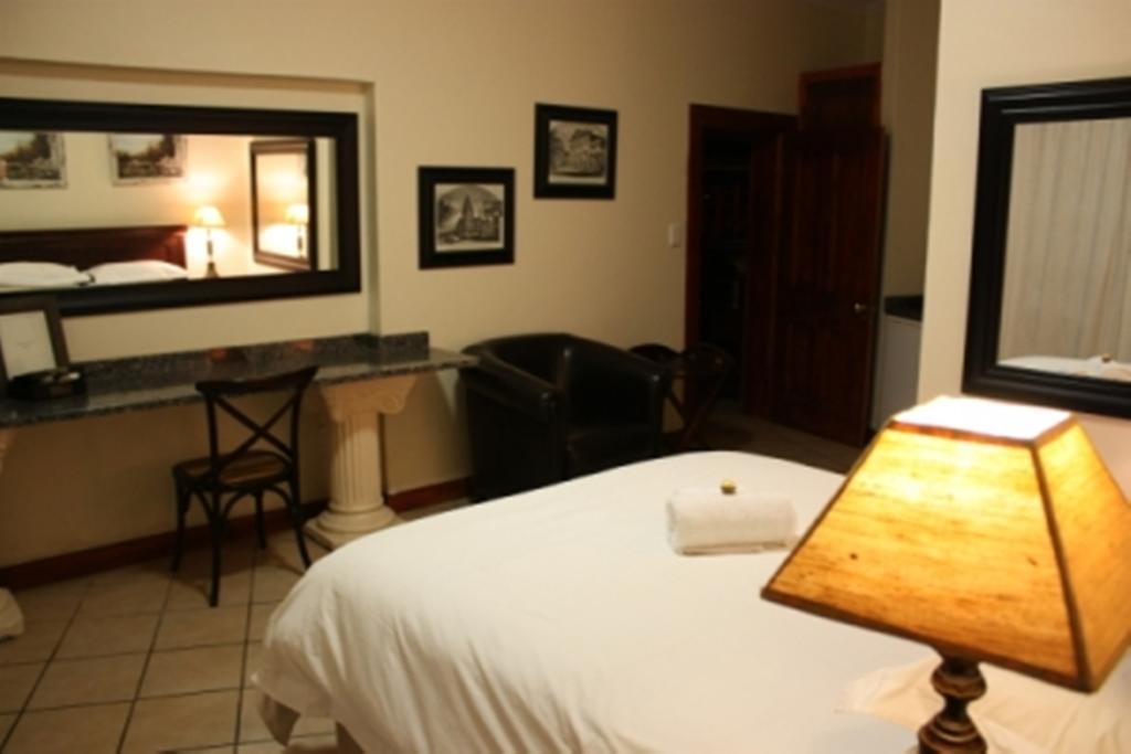 Croc River Lodge Komatipoort Buitenkant foto