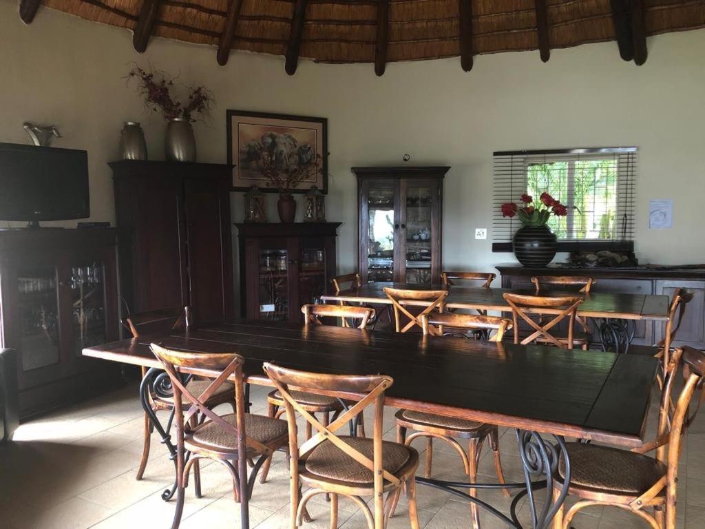 Croc River Lodge Komatipoort Buitenkant foto